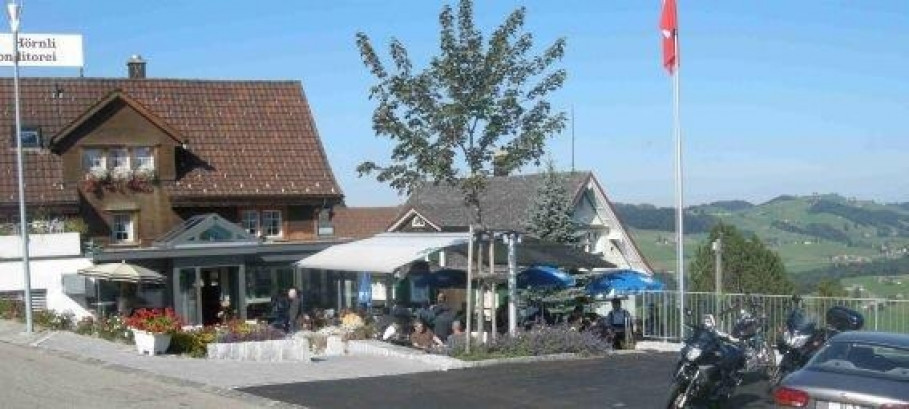 Пекарня и кафе-кондитерская Hoernli – панорамный ресторан с видом на гору Зентис